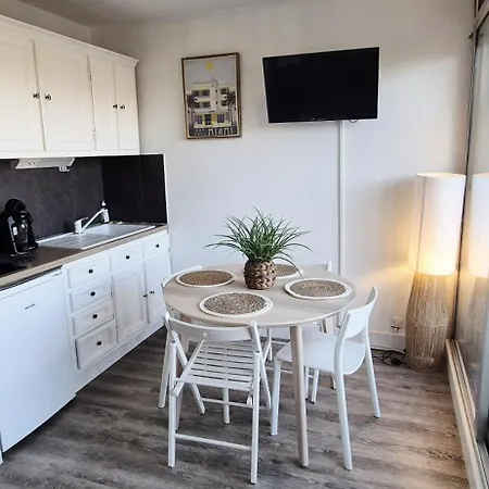 Le Mer, Piscine Et Soleil Lägenhet