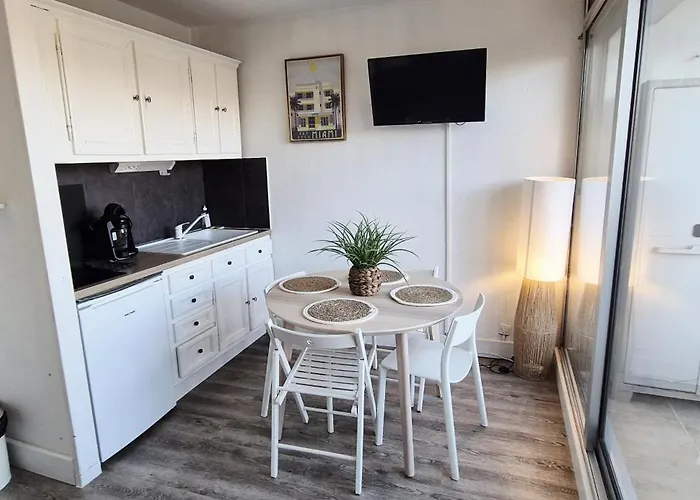 Le Mer, Piscine Et Soleil Apartamento